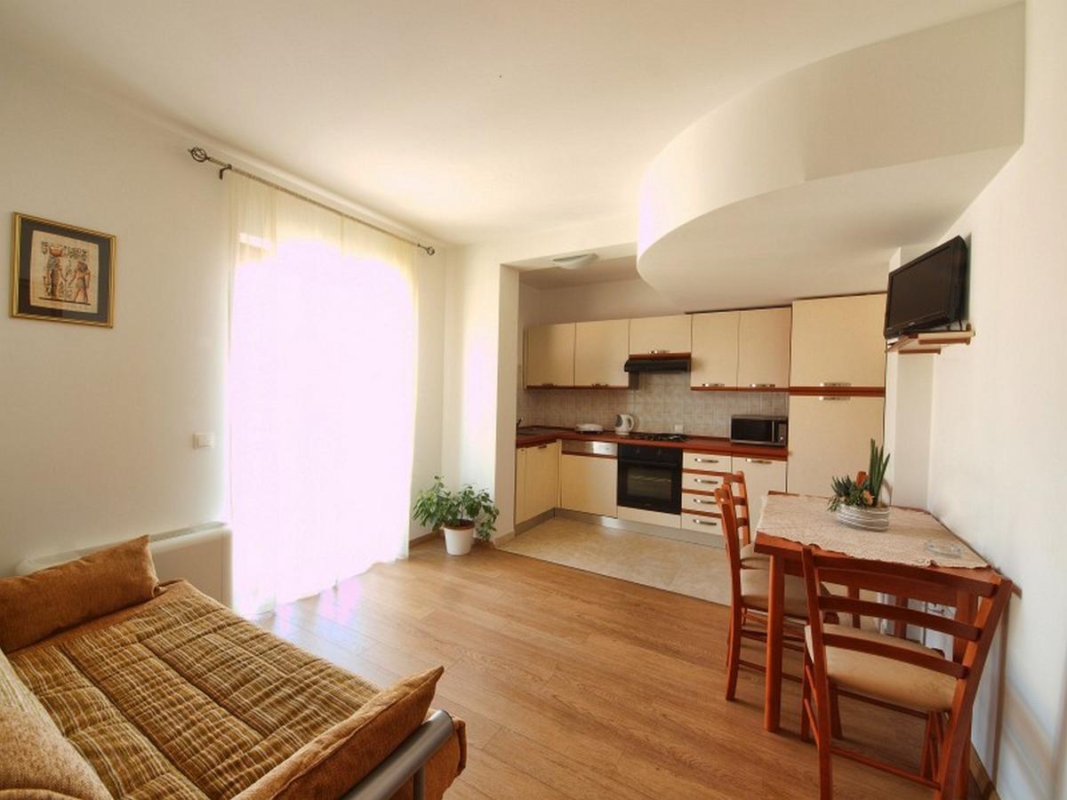 קאבטאט Apartments Anuska מראה חיצוני תמונה